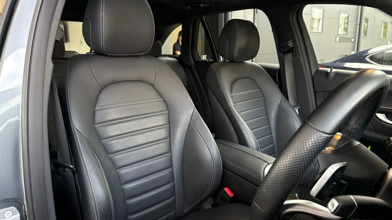 2019 MERCEDES-BENZ GLC Gallery Image 10