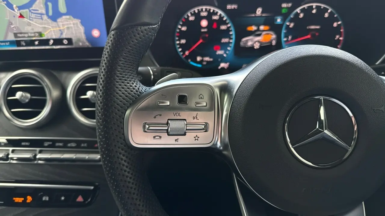 2019 MERCEDES-BENZ GLC Gallery Image 13