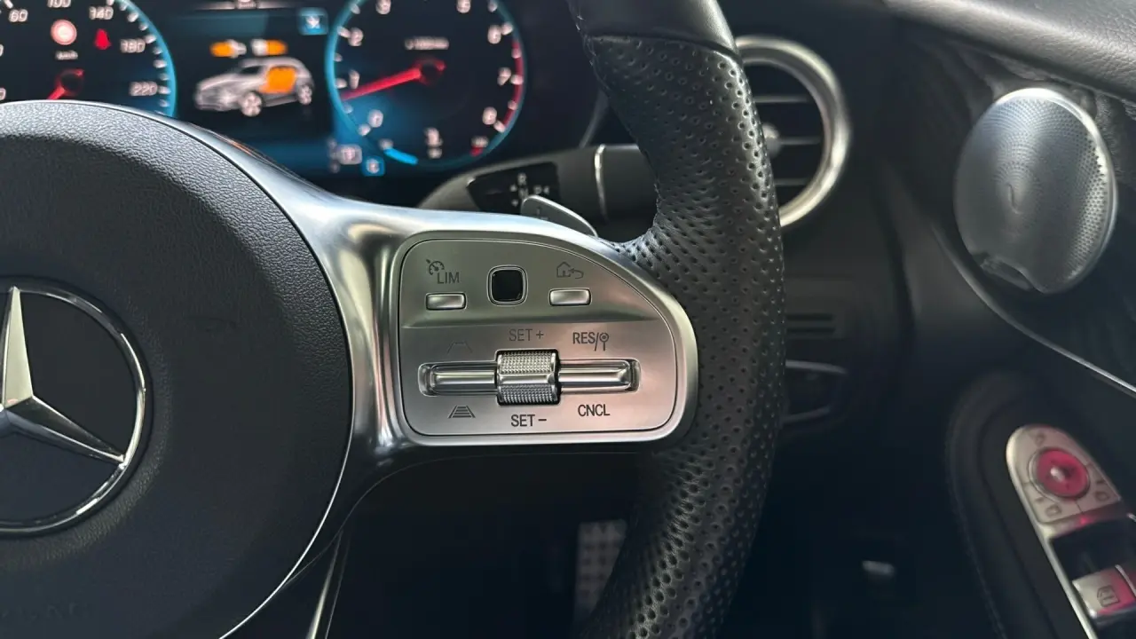 2019 MERCEDES-BENZ GLC Gallery Image 14