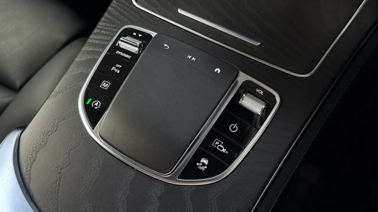 2019 MERCEDES-BENZ GLC Gallery Image 18