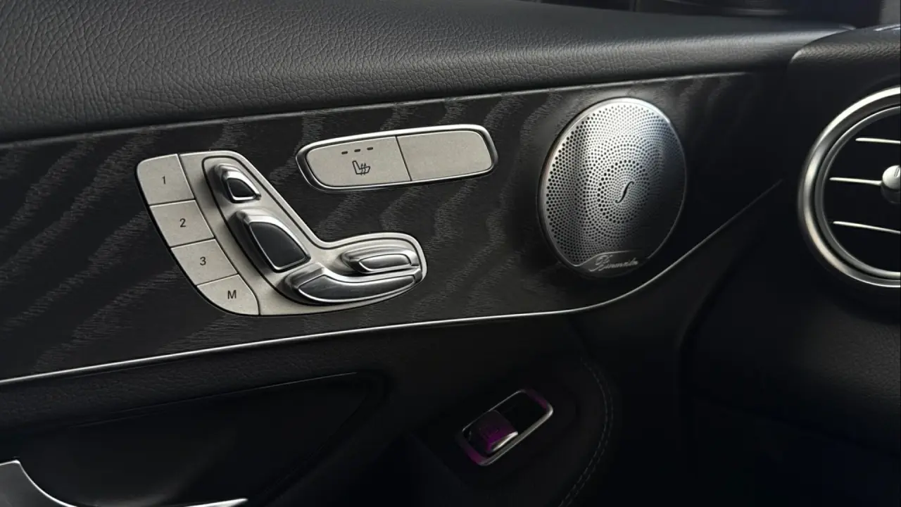 2019 MERCEDES-BENZ GLC Gallery Image 23