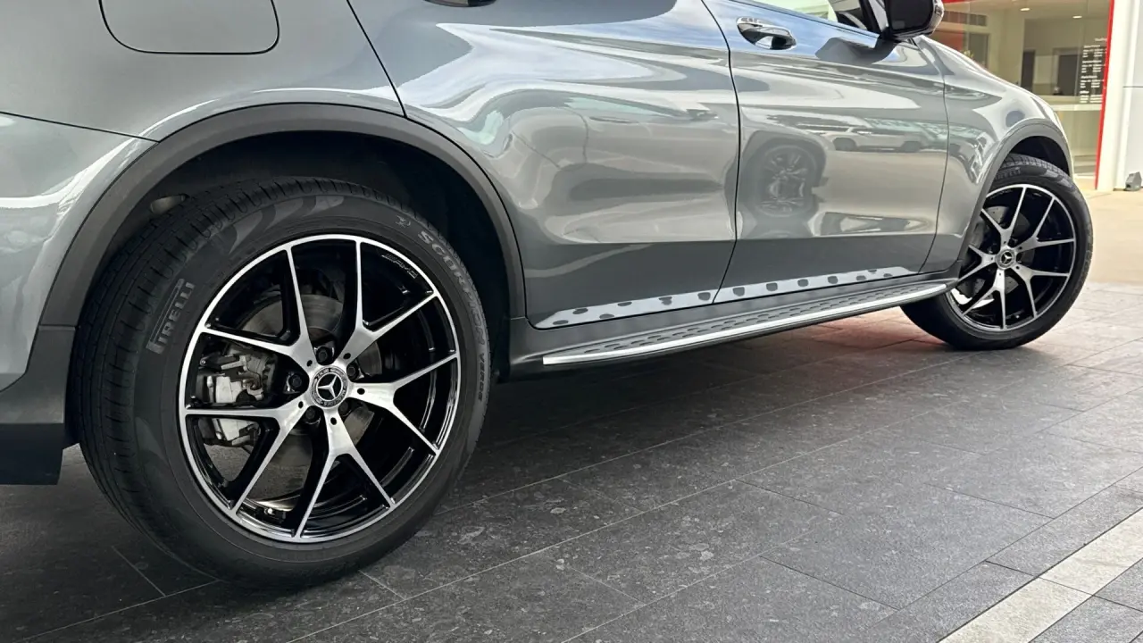 2019 MERCEDES-BENZ GLC Gallery Image 5