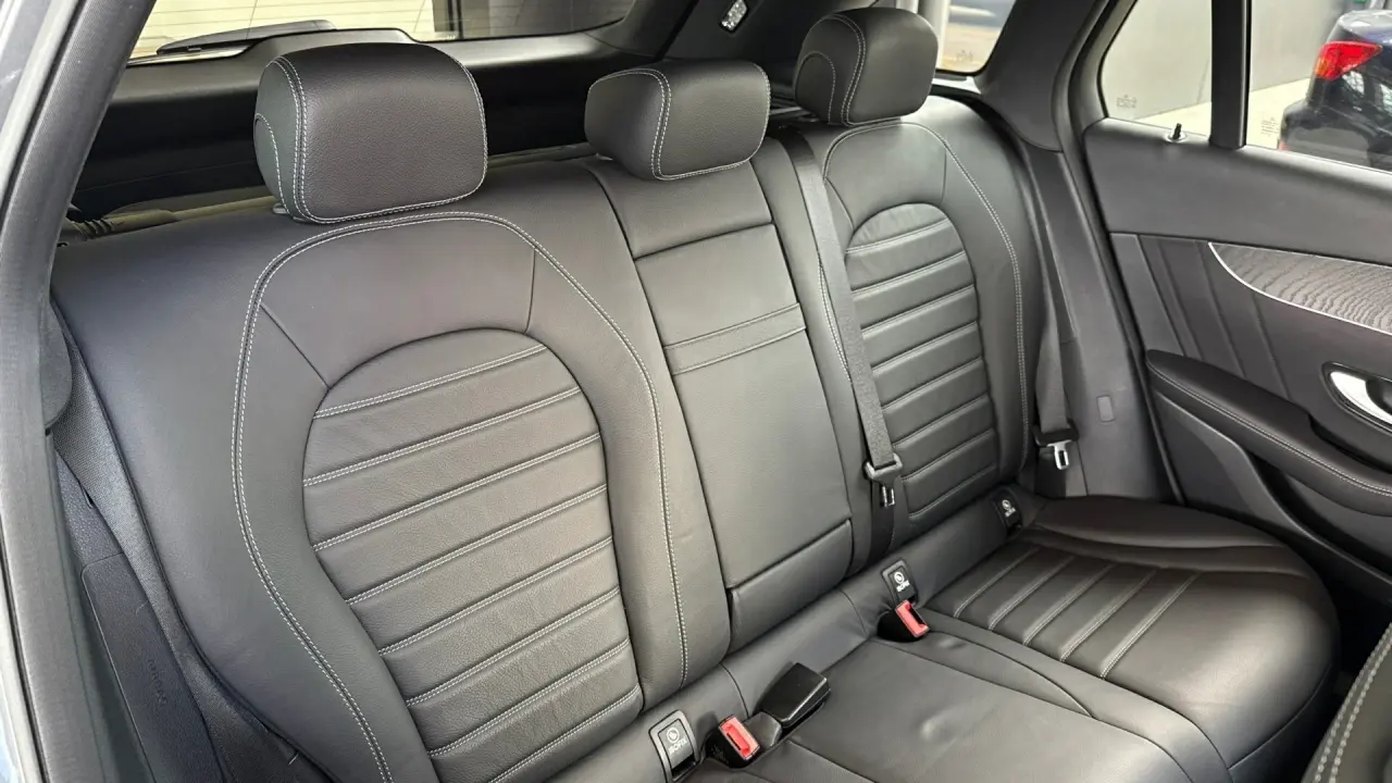 2019 MERCEDES-BENZ GLC Gallery Image 9