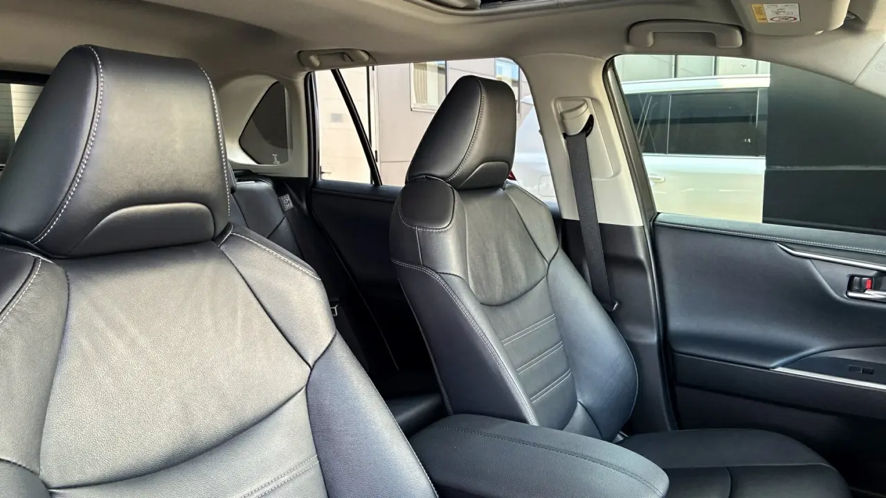 2021 Toyota Rav4 Hybrid Gallery Image 10