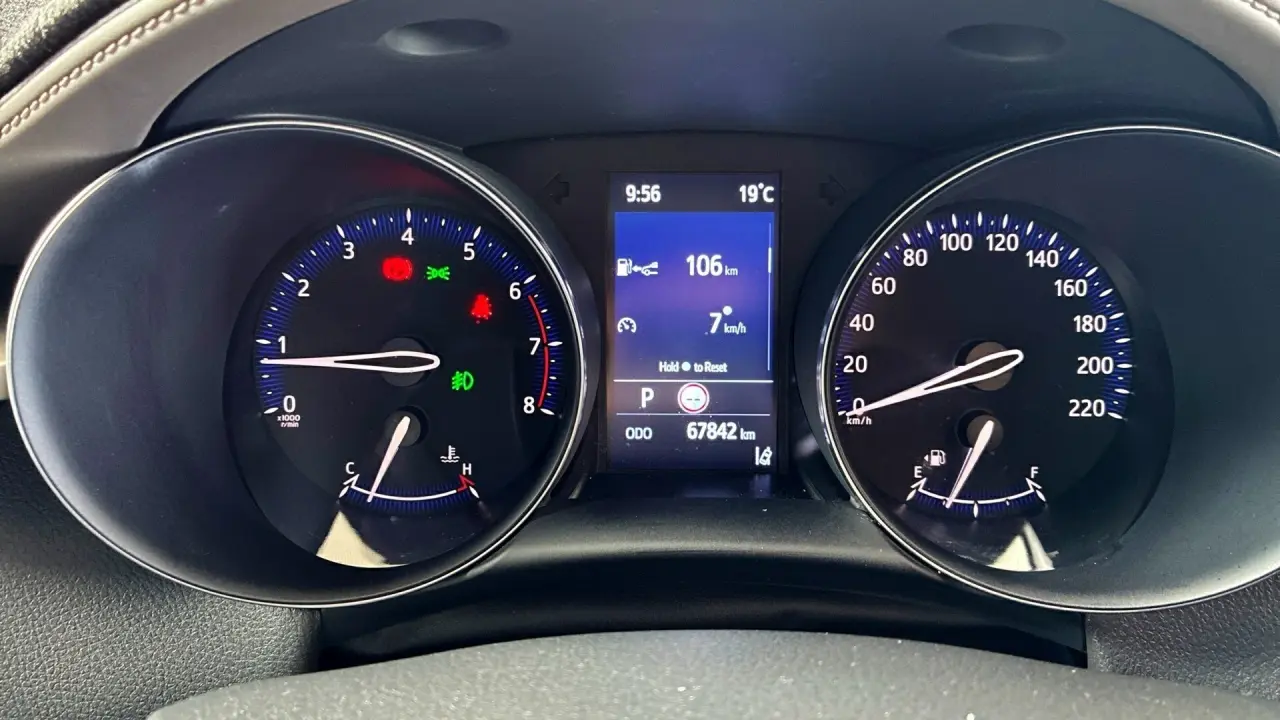 2022 Toyota C-HR Gallery Image 15