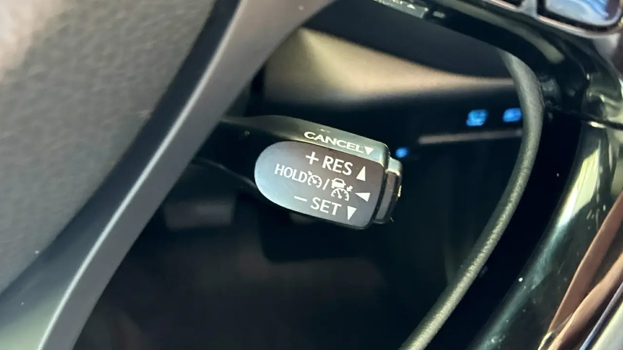 2022 Toyota C-HR Gallery Image 18