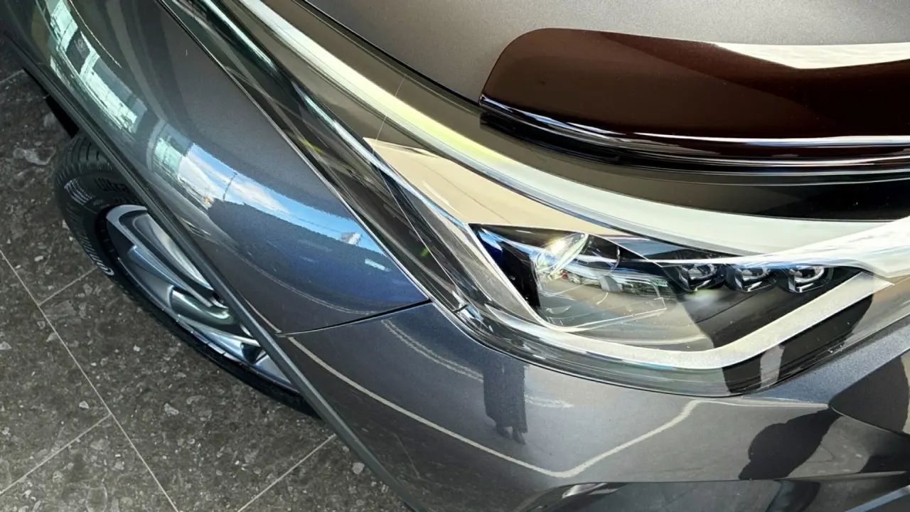 2022 Toyota C-HR Gallery Image 3