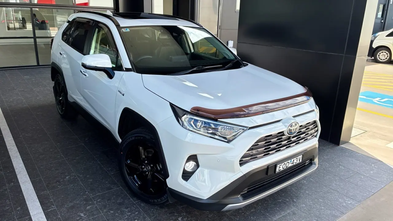 2021 Toyota Rav4 Hybrid Gallery Image 1