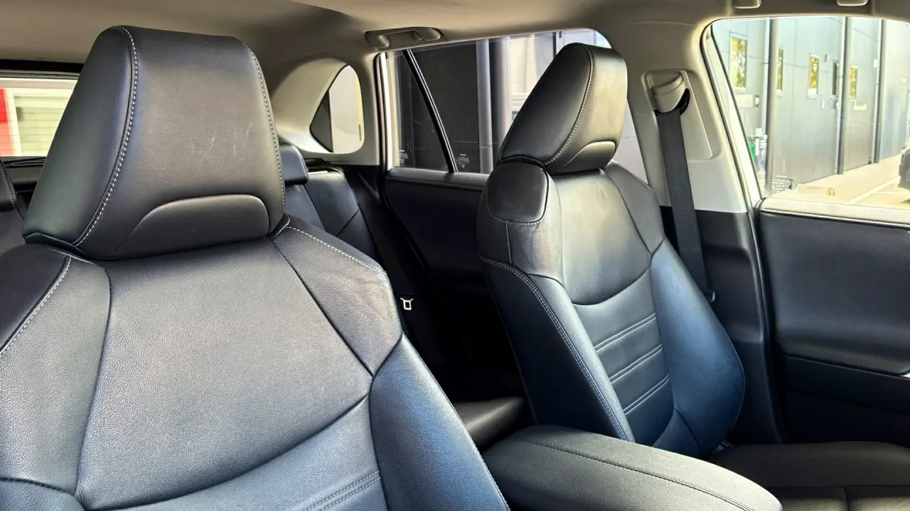 2021 Toyota Rav4 Hybrid Gallery Image 10