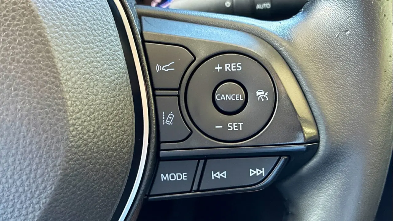 2021 Toyota Rav4 Hybrid Gallery Image 17
