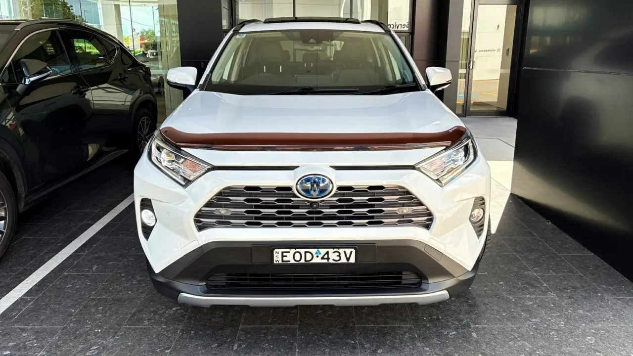 2021 Toyota Rav4 Hybrid Gallery Image 2