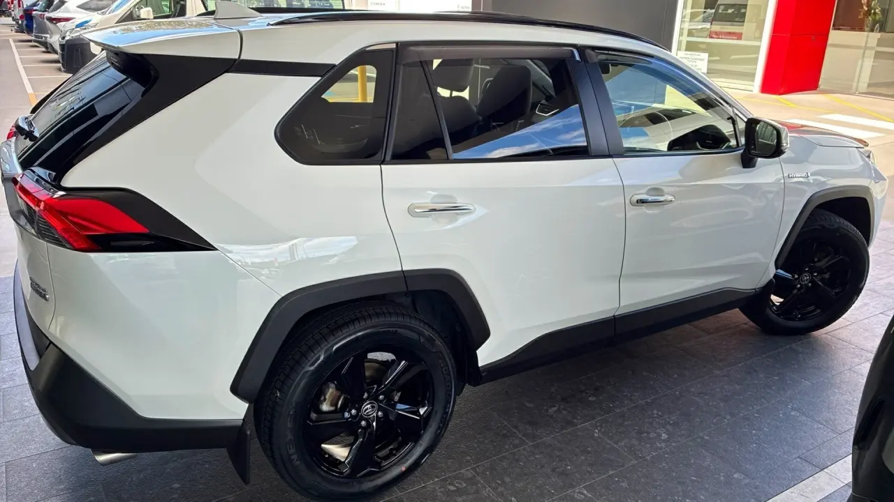 2021 Toyota Rav4 Hybrid Gallery Image 5