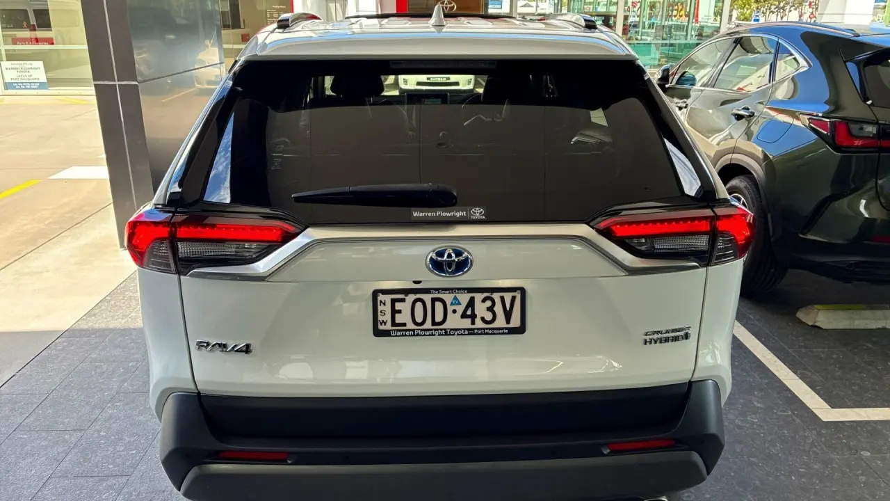2021 Toyota Rav4 Hybrid Gallery Image 7