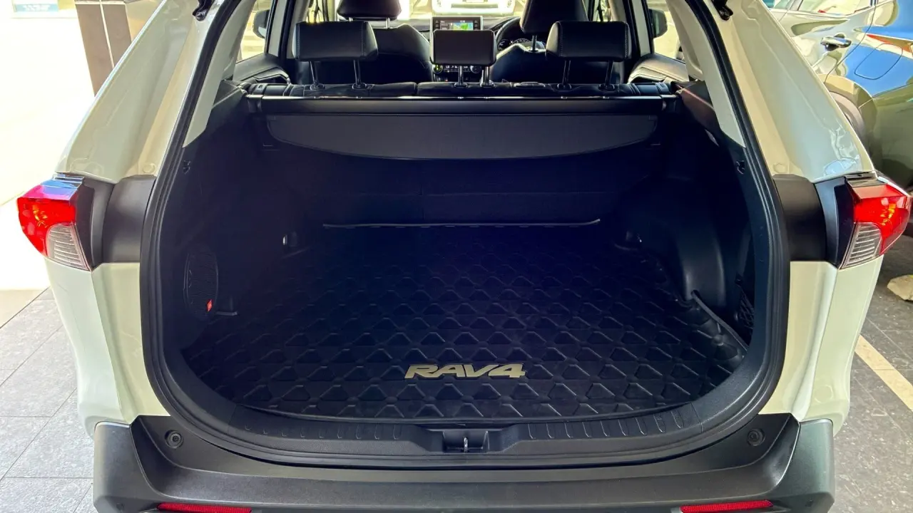 2021 Toyota Rav4 Hybrid Gallery Image 8