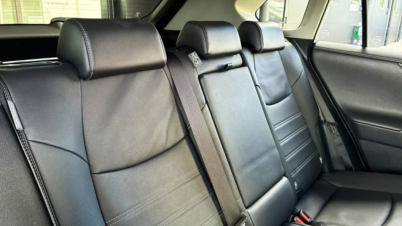 2021 Toyota Rav4 Hybrid Gallery Image 9