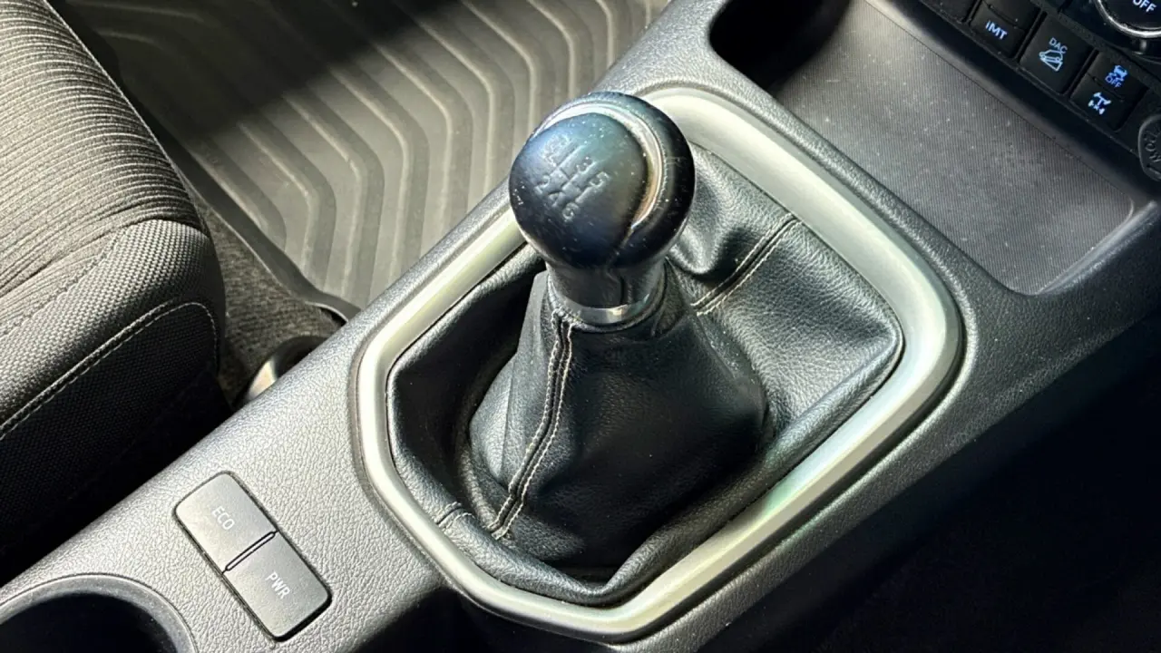 2022 Toyota Hilux Gallery Image 11