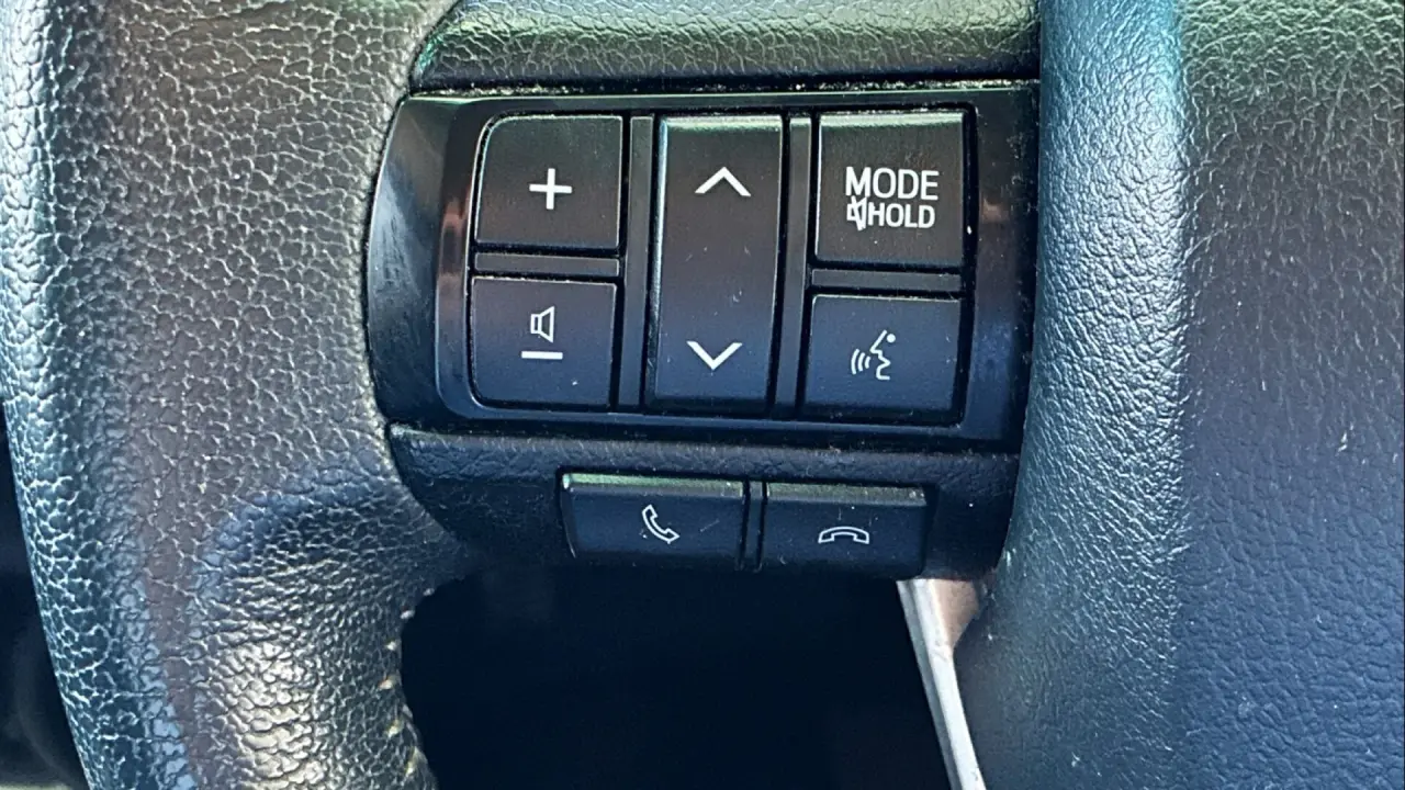 2022 Toyota Hilux Gallery Image 12