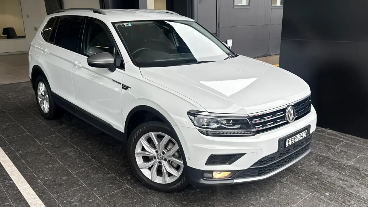 2018 VOLKSWAGEN TIGUAN Image