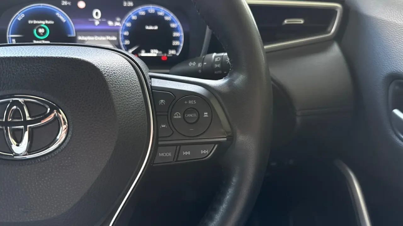 2023 Toyota Corolla Cross Hybrid Gallery Image 14