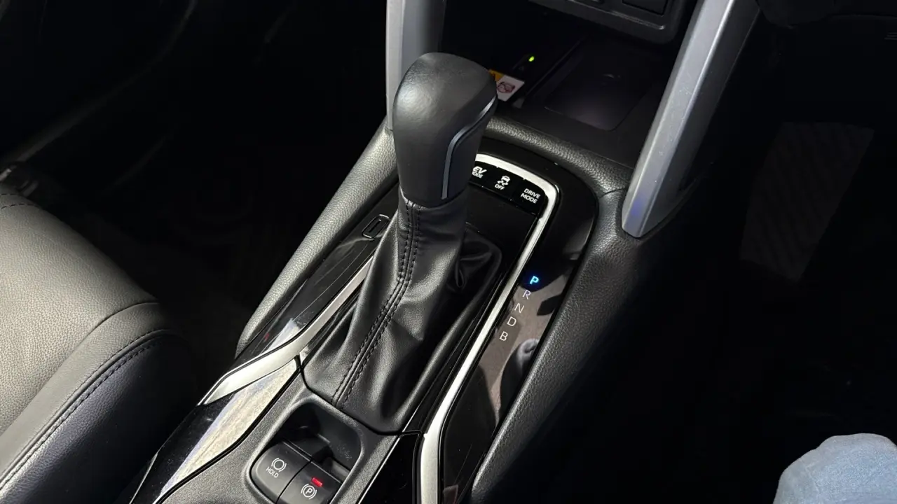 2023 Toyota Corolla Cross Hybrid Gallery Image 17