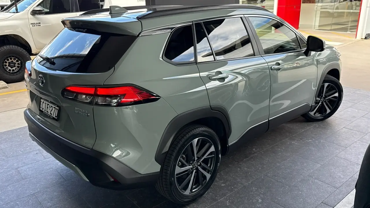 2023 Toyota Corolla Cross Hybrid Gallery Image 4