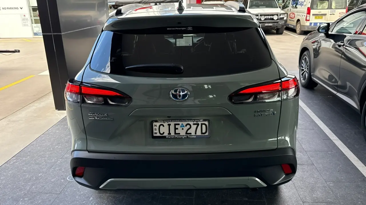 2023 Toyota Corolla Cross Hybrid Gallery Image 5