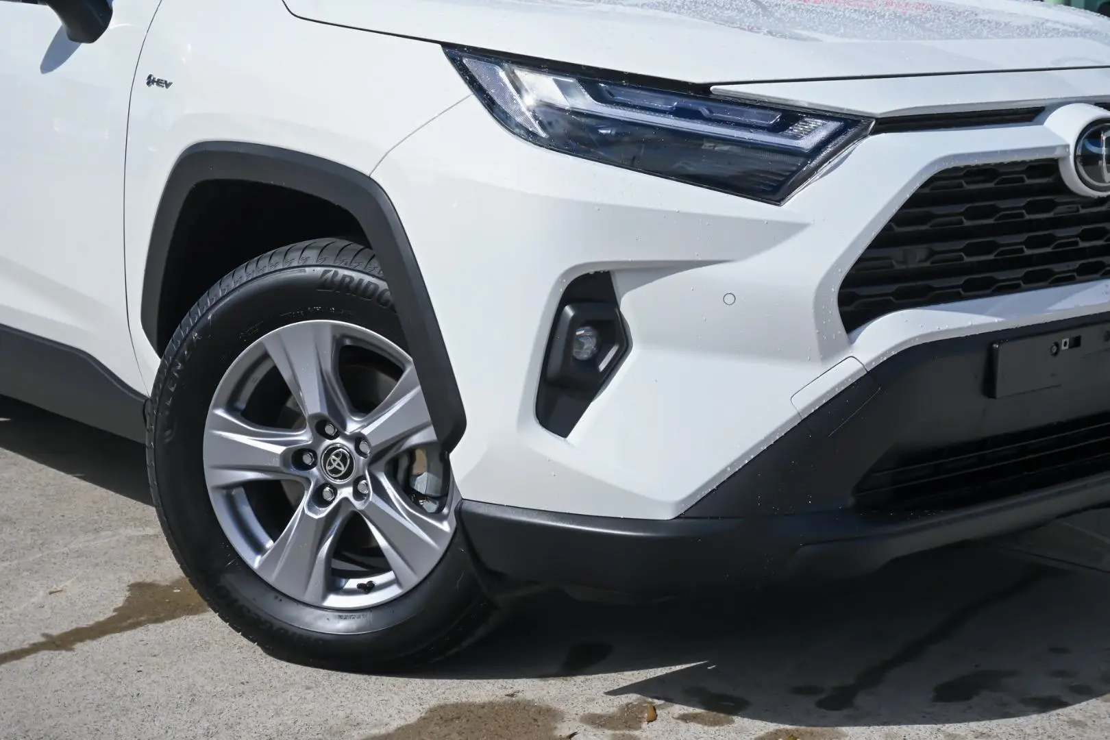 2025 Toyota RAV4 Gallery Image 6