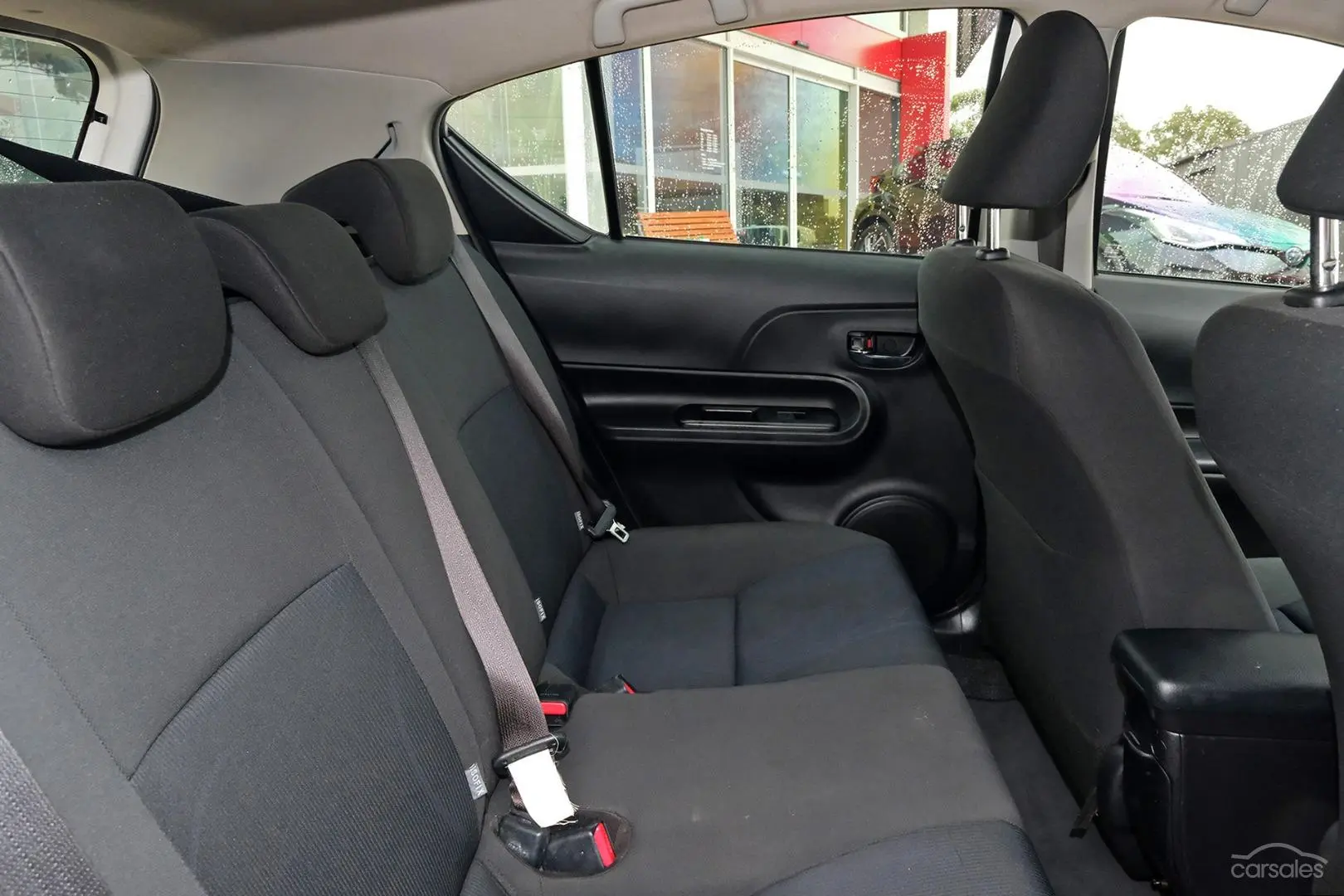 2016 Toyota Prius C Image 9