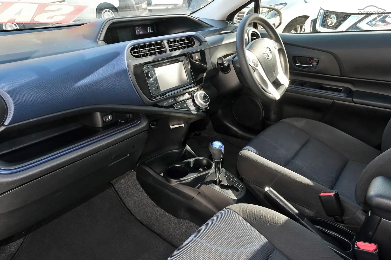 2016 Toyota Prius C Image 8