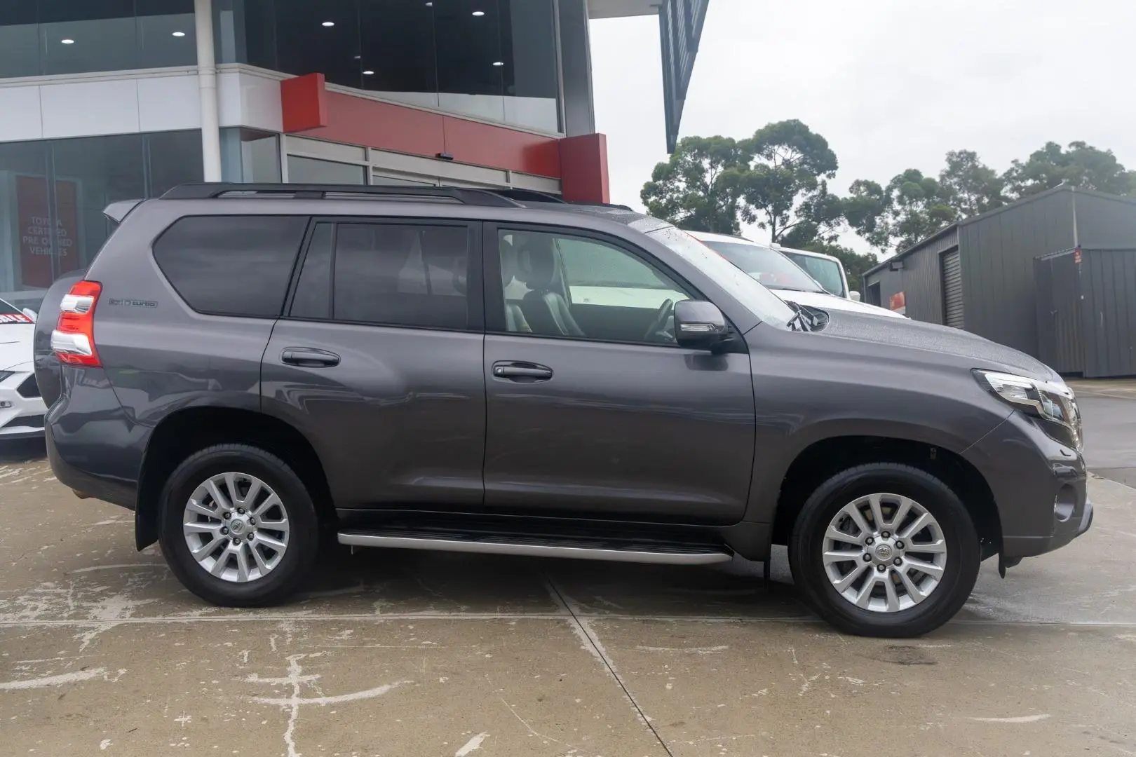 2017 Toyota Landcruiser Prado Gallery Image 3