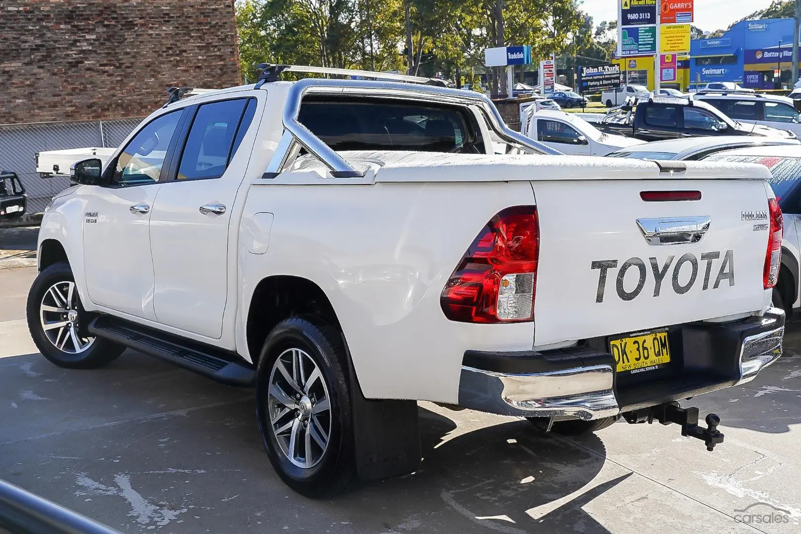 2015 Toyota Hilux Image 2