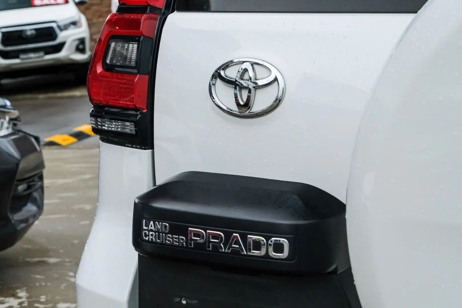 2023 Toyota Landcruiser Prado Gallery Image 19