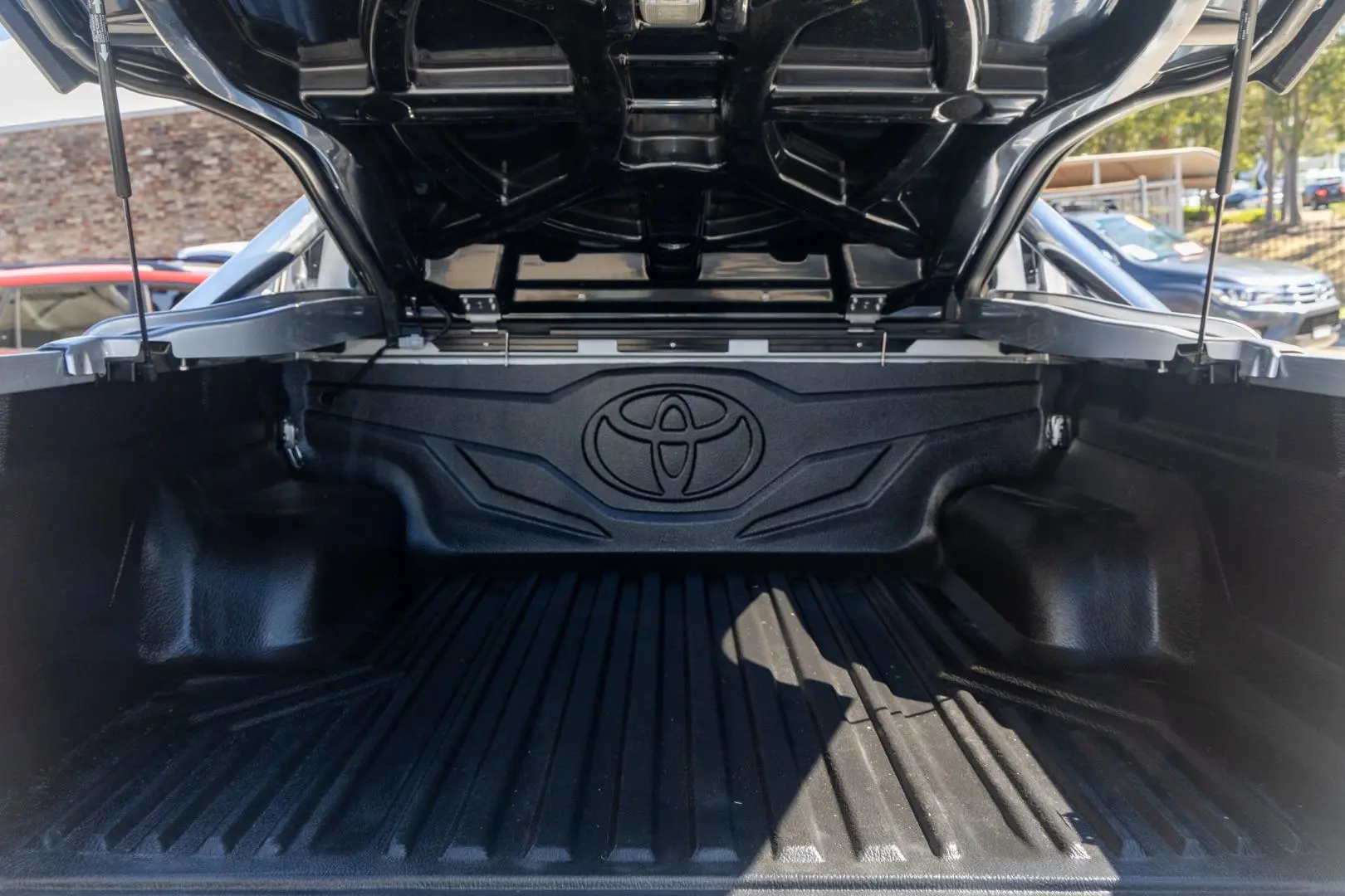 2018 Toyota Hilux Gallery Image 20