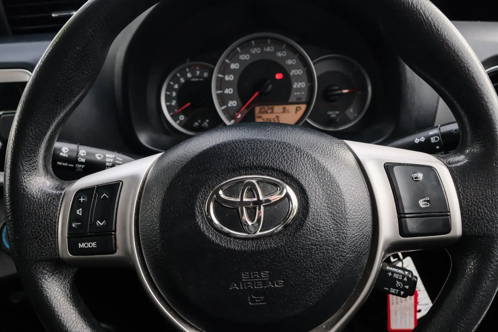 2016 Toyota Yaris Gallery Image 14