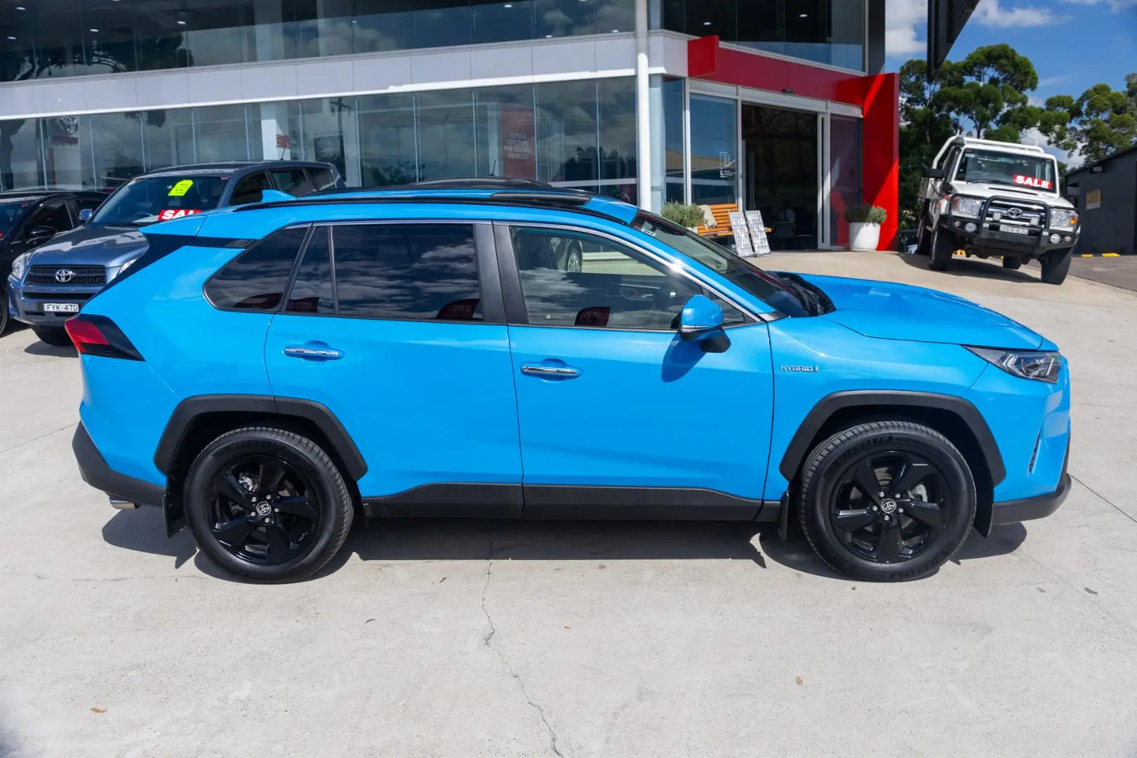 2020 Toyota RAV4 Gallery Image 3