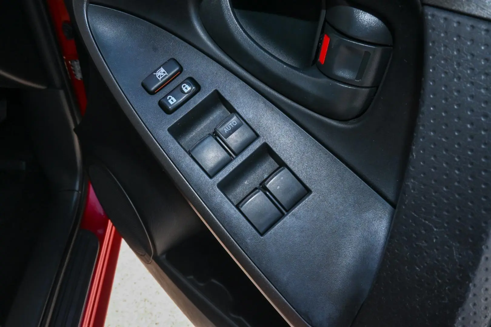 2012 Toyota RAV4 Gallery Image 10