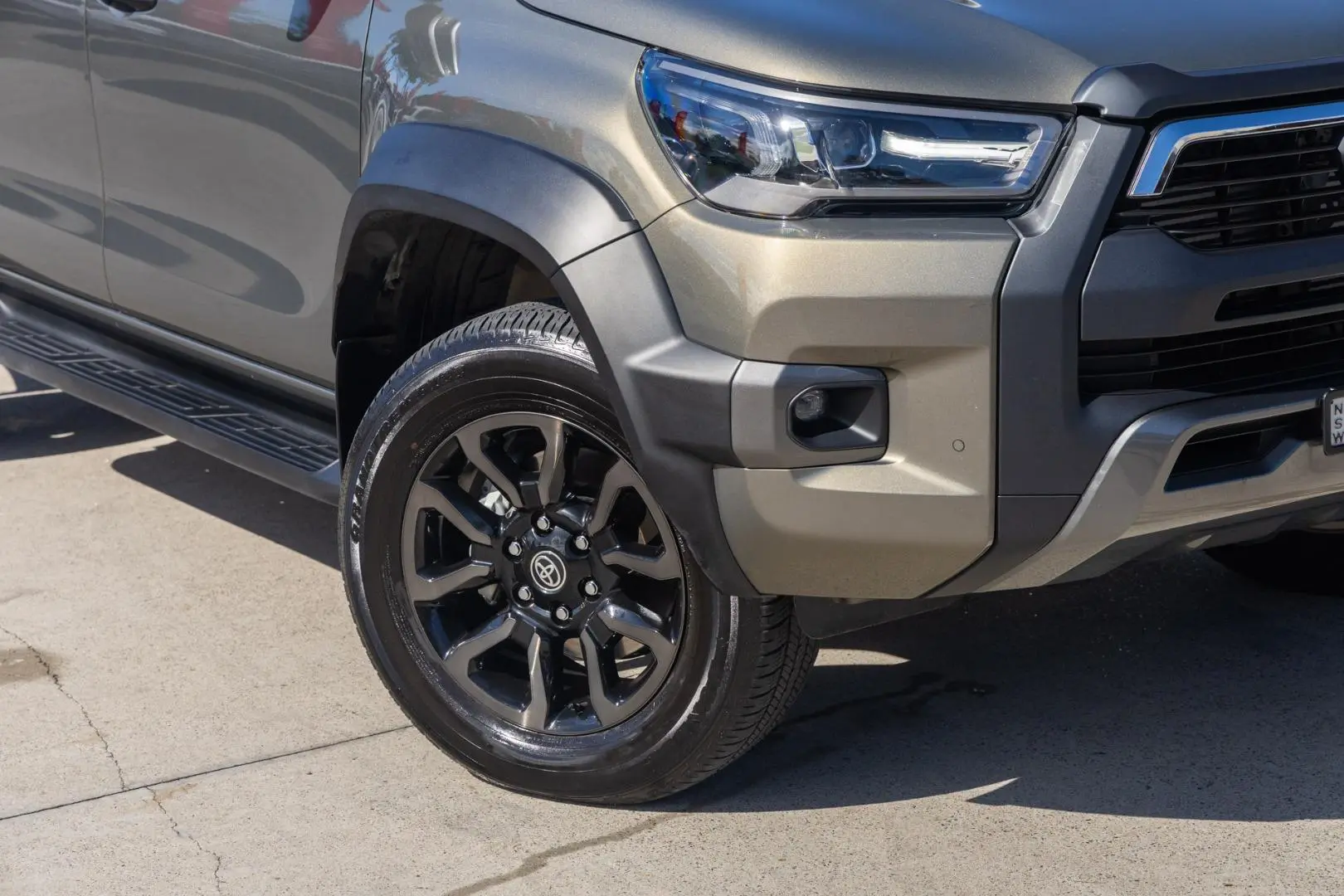 2025 Toyota Hilux Gallery Image 6