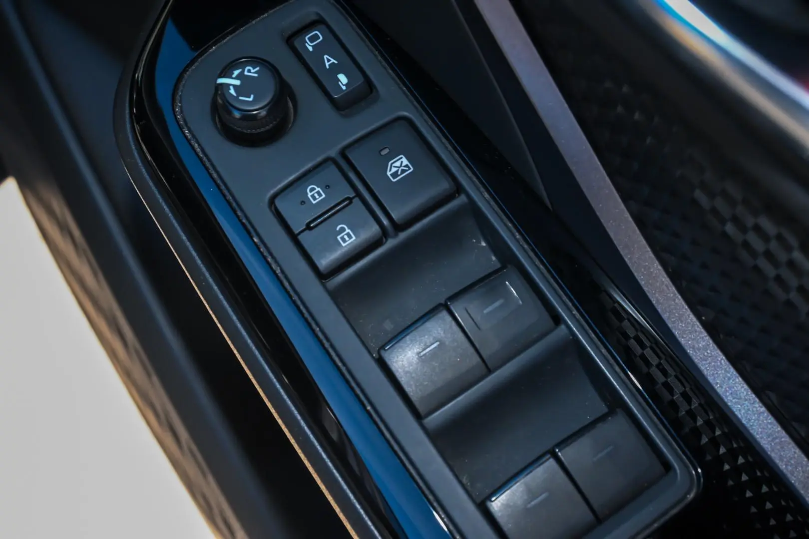 2021 Toyota C-HR Gallery Image 10