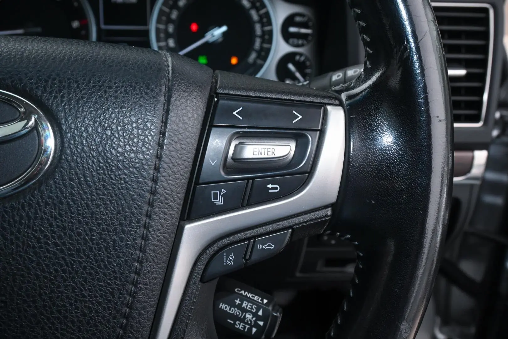 2018 Toyota Landcruiser Gallery Image 14