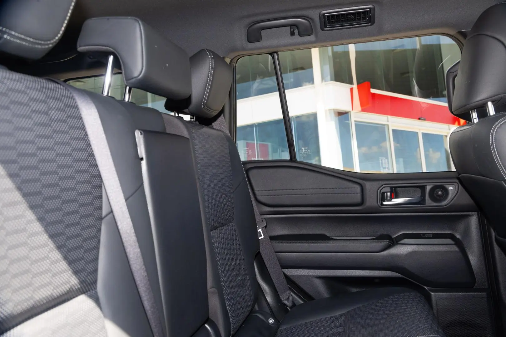 2024 Toyota Landcruiser Prado Gallery Image 9