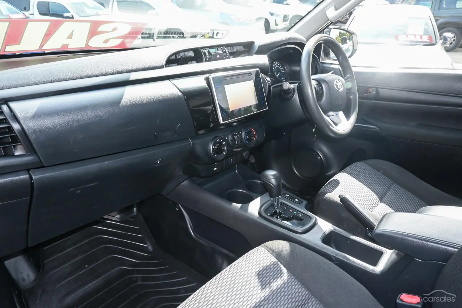 2019 Toyota Hilux Image 7