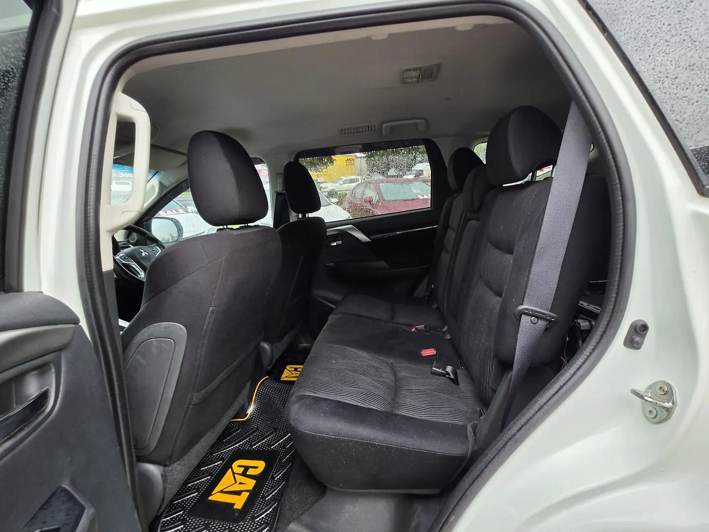 2017 Mitsubishi Pajero Sport Gallery Image 22