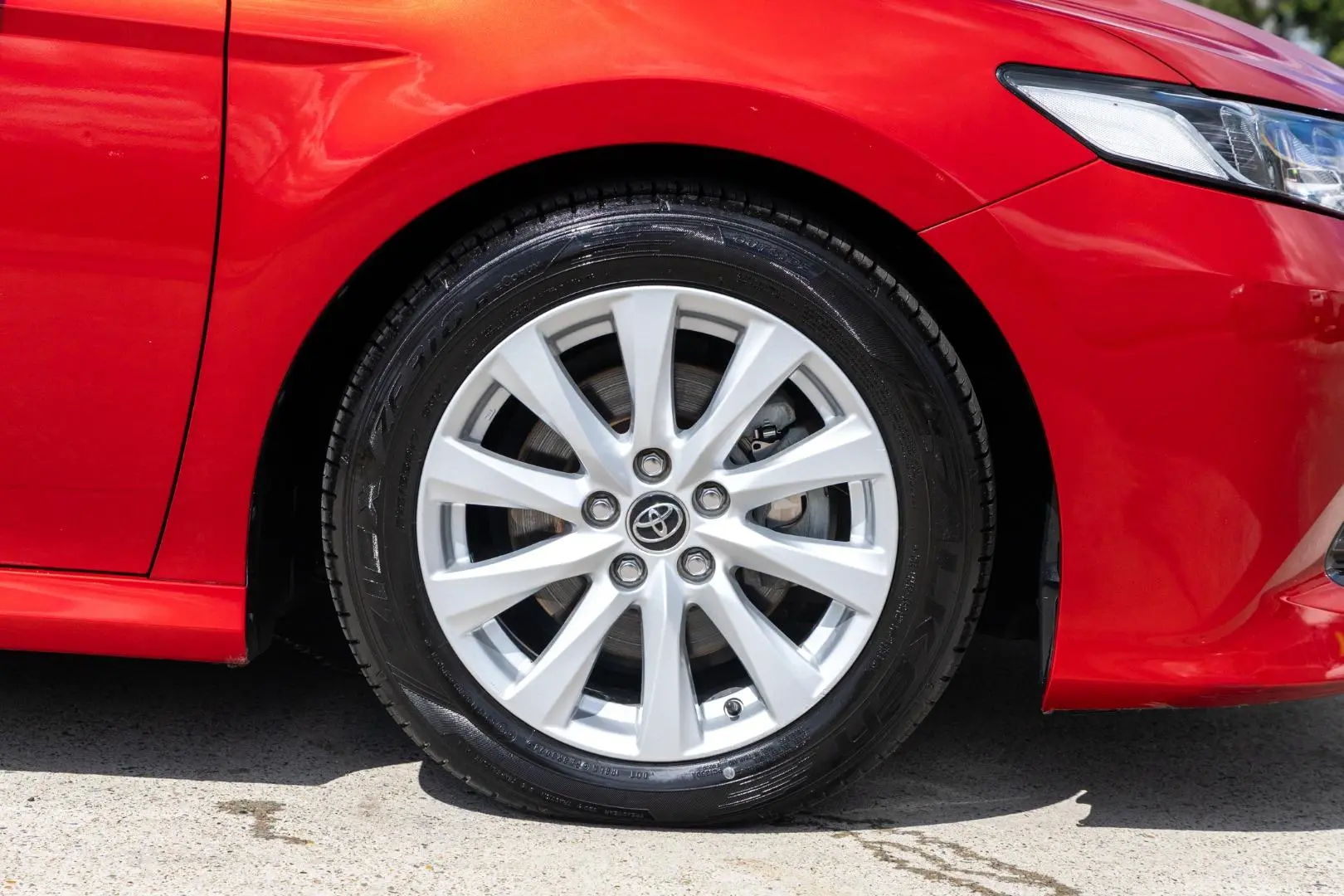 2019 Toyota Camry Gallery Image 23