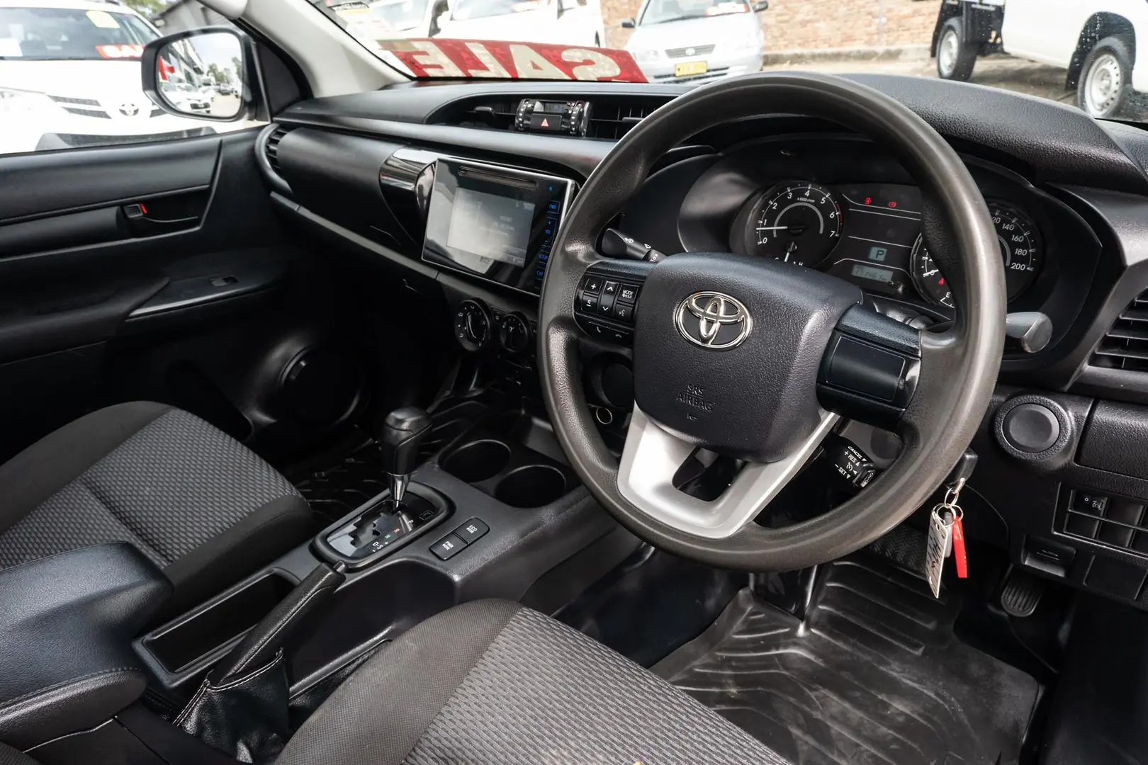 2018 Toyota Hilux Gallery Image 7