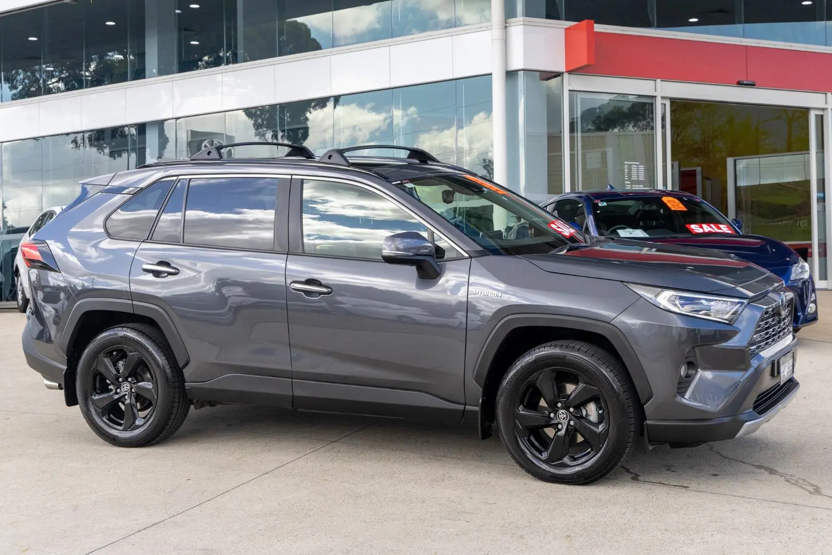 2020 Toyota RAV4 Gallery Image 3