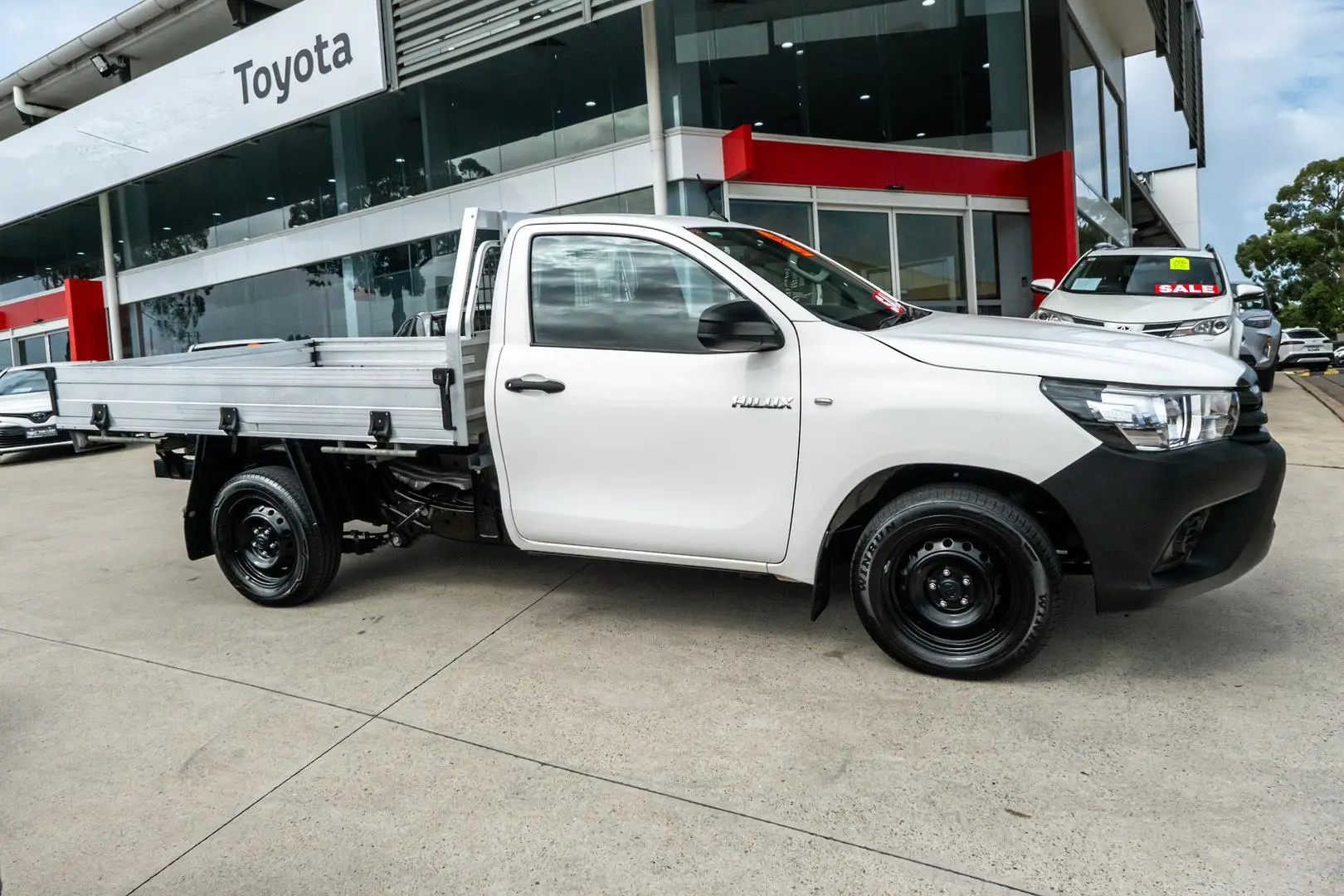 2018 Toyota Hilux Gallery Image 3