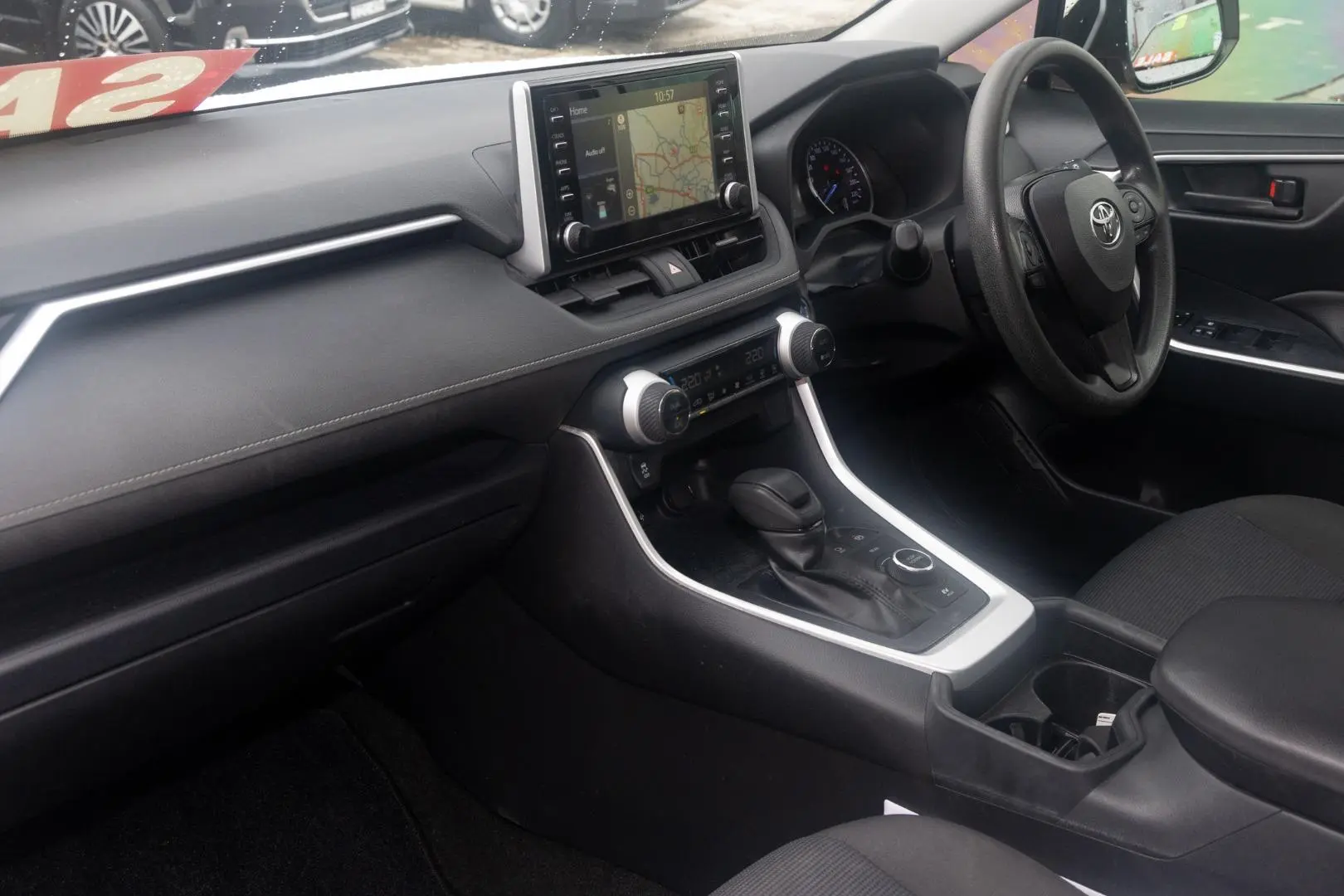 2019 Toyota RAV4 Gallery Image 8