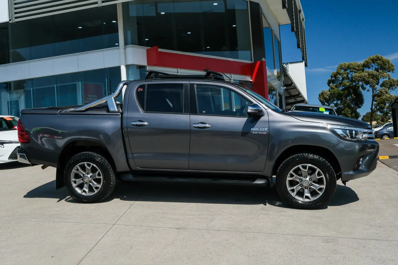 2016 Toyota Hilux Gallery Image 3
