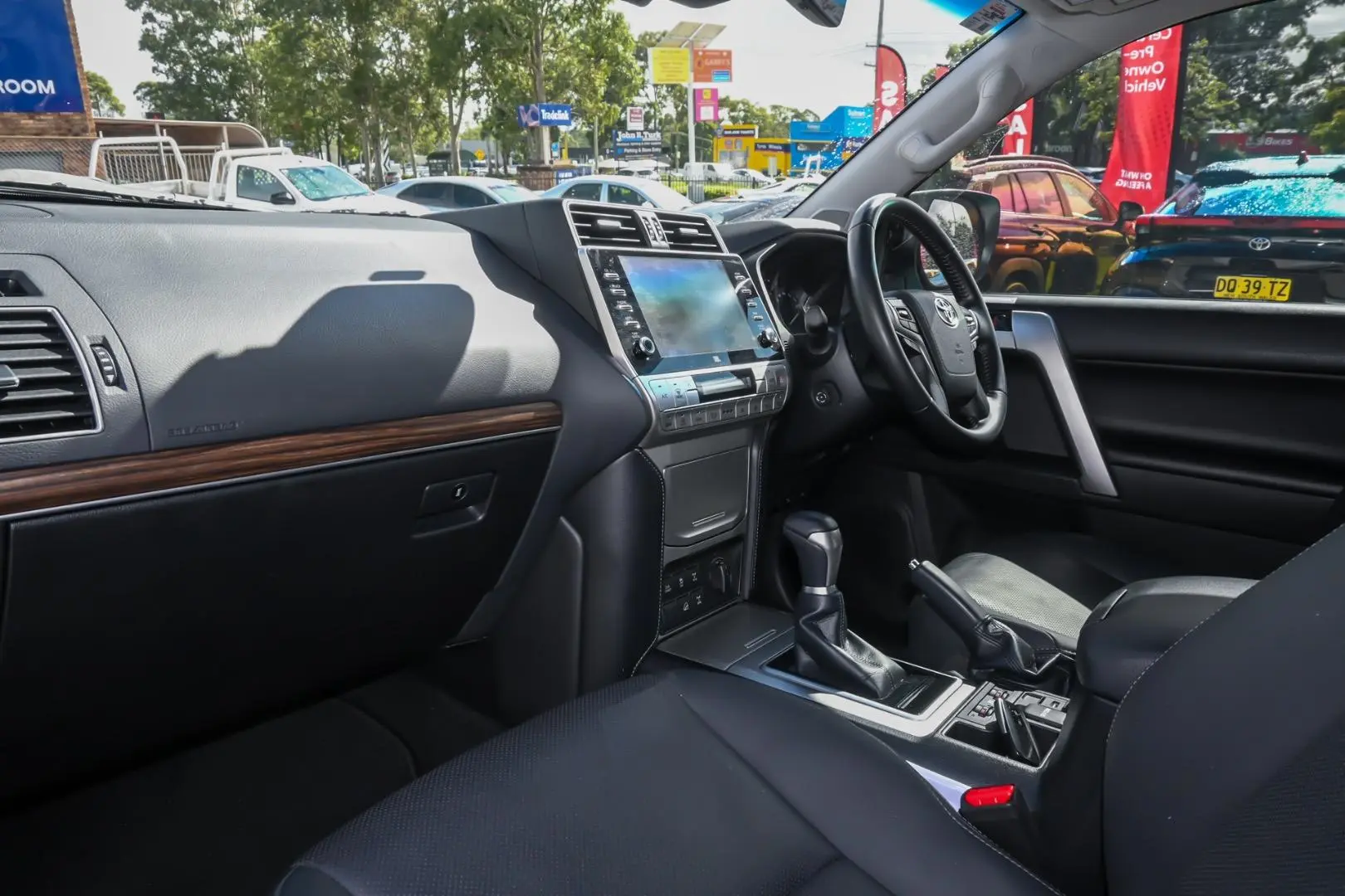 2023 Toyota Landcruiser Prado Gallery Image 8