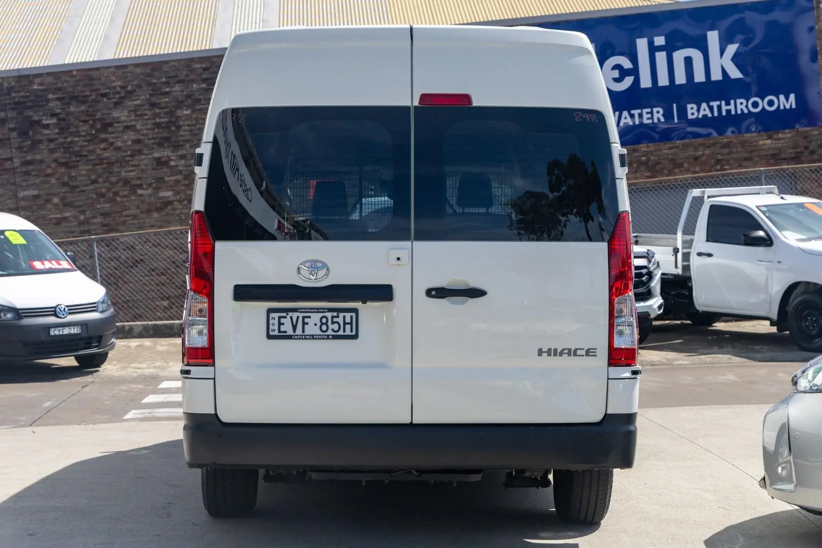 2022 Toyota Hiace Gallery Image 5
